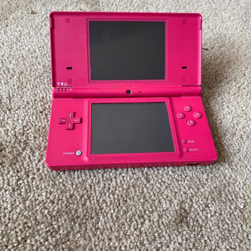 Pink perfect working dsi with 6 games included